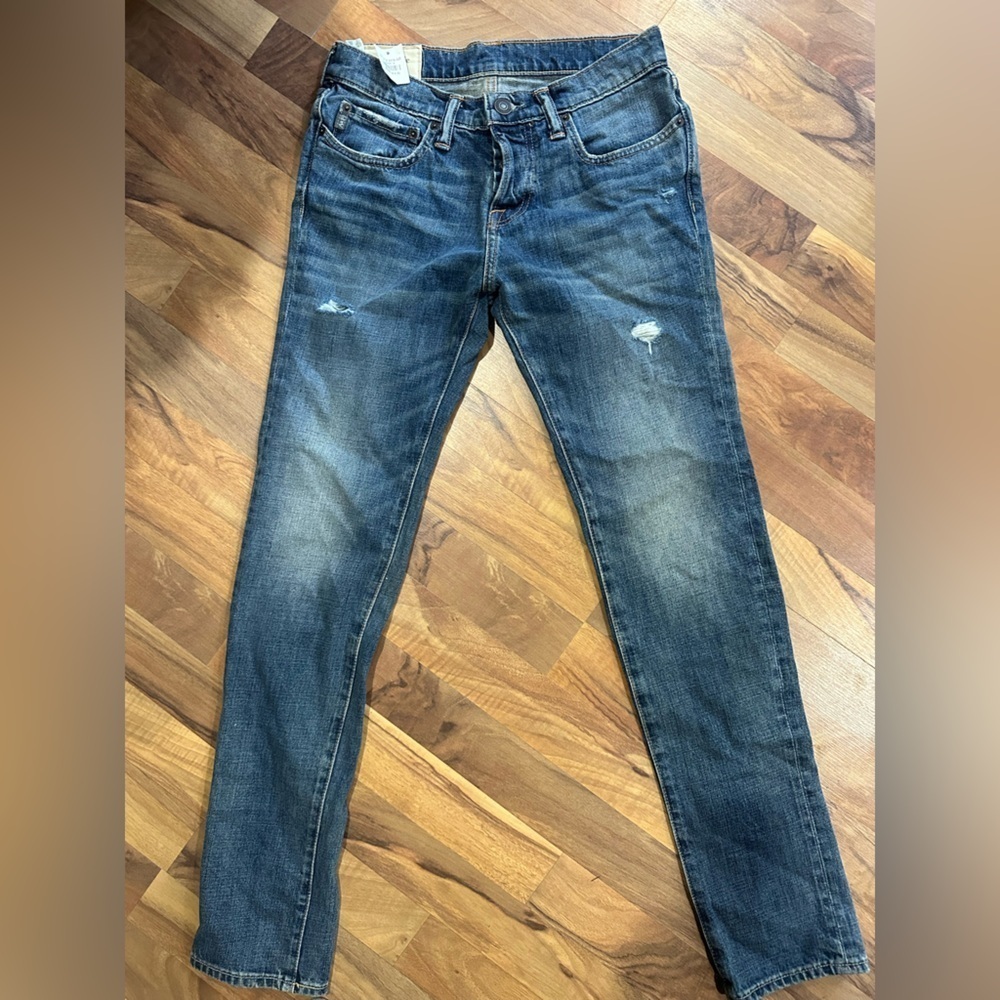 🚨NWT🚨 Abercrombie & Fitch Distressed Dark Blue Skinny Jeans